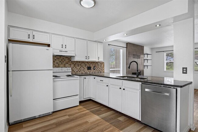 Building Photo - 8100 Dunn St