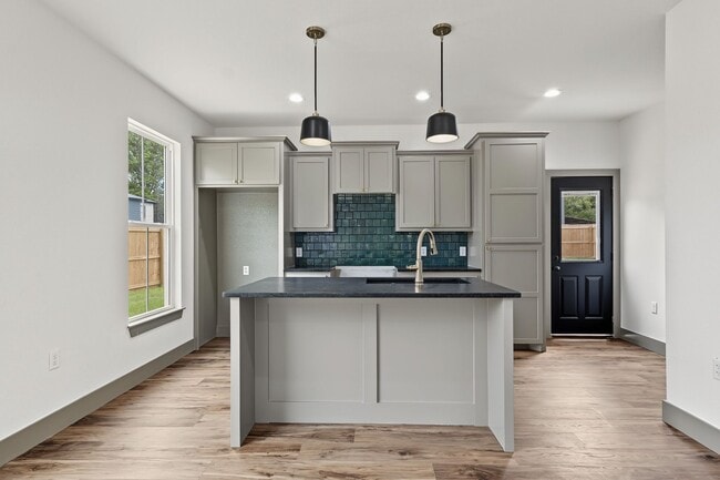 Building Photo - 5812 Cooks Ln