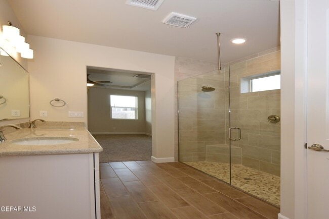 Building Photo - 705 Paseo De La Reina St