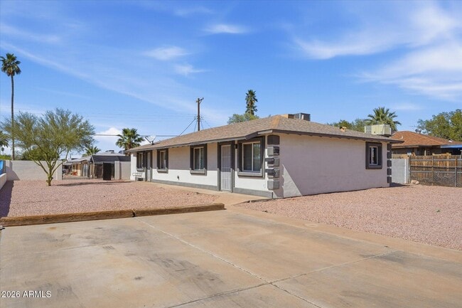 Building Photo - 1202 N 49th Pl