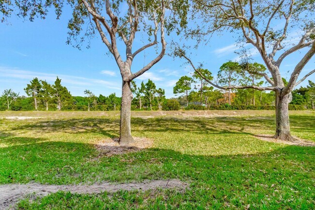 Building Photo - 3070 Grandiflora Dr