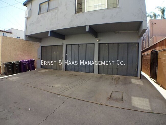 Building Photo - 159 Roycroft Ave
