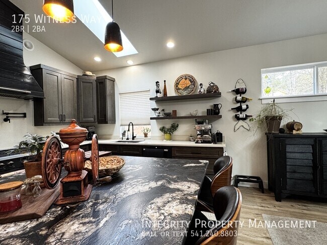 Building Photo - 175 Witness Wy