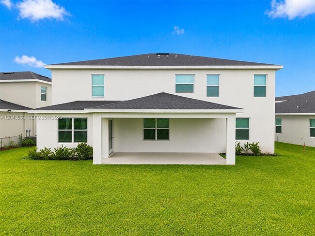Building Photo - 12303 SW Roma Cir
