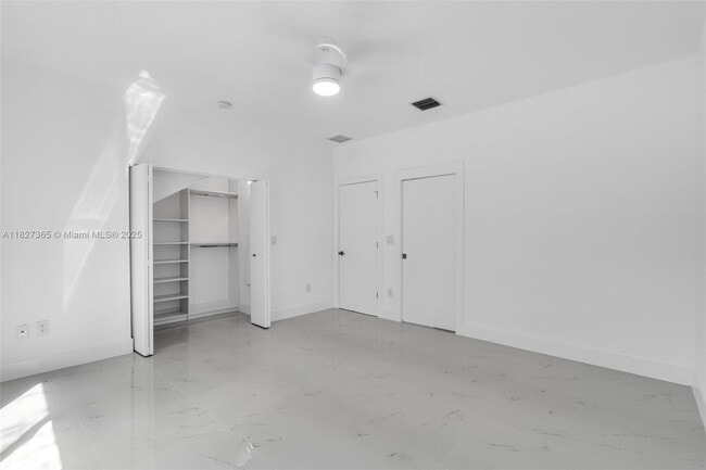 Building Photo - 2510 SW 2nd Ave