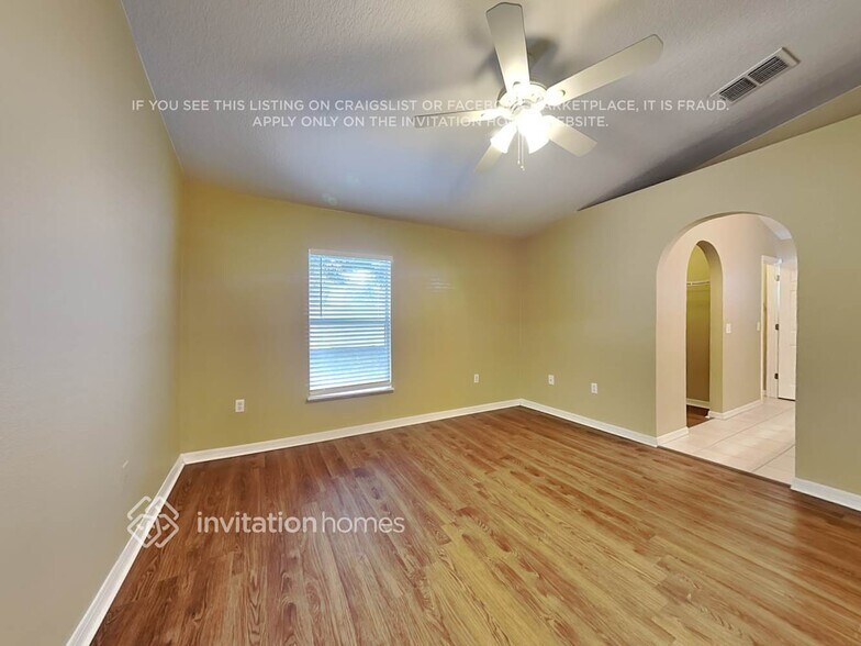 Building Photo - 308 Thomasdale Ave
