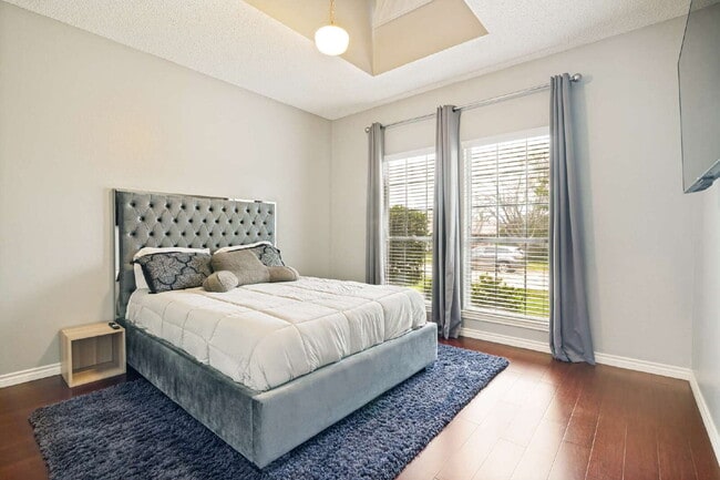 Building Photo - "Spacious 3-Bedroom Gem with 2 Full Baths in Garland – 2276 Sq Ft of Comfort Awaits!"
