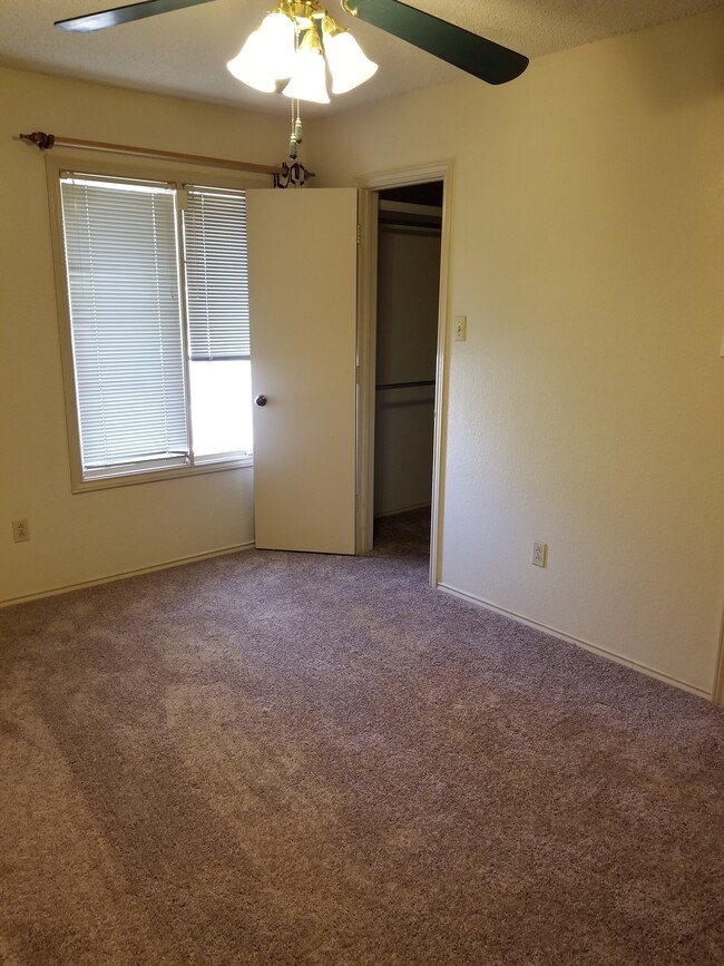 Front bedroom - 108 N. Troy