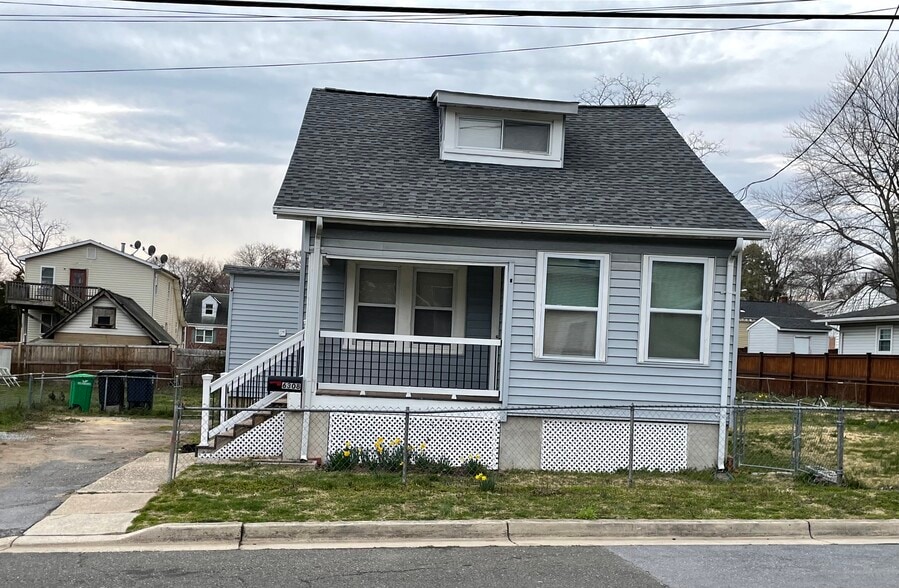 Building Photo - 6308 61st Pl