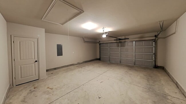 Building Photo - Very Nice 4 Bedroom 2 Bath Home in Yukon Schools