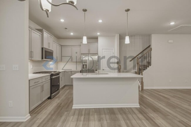 Building Photo - 1015 Badlands St