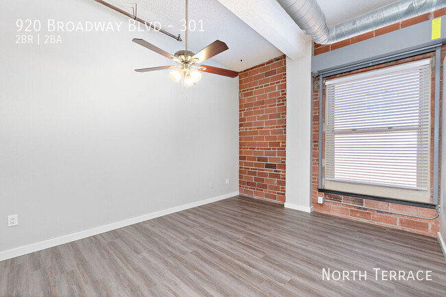 Building Photo - Stylish, Renovated 2BR Loft Apartment in D...