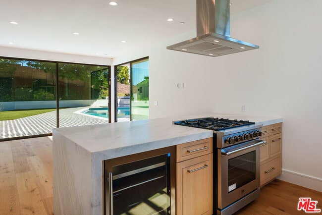 Building Photo - 382 Aderno Way