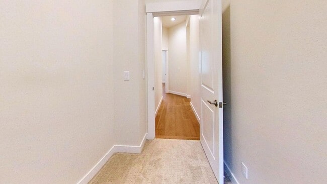 Building Photo - Contemporary 4 Bedroom Oasis on Quiet Dead-End Street!