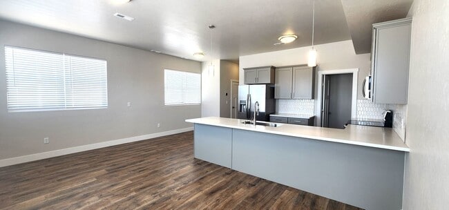 Building Photo - Brand new Townhomes