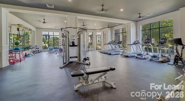 Building Photo - 16408 Holly Crest Ln