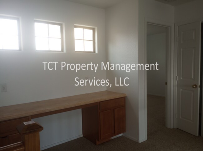 Building Photo - Large 3 Bed/2.5 Bath plus office AND Loft in Avondale!