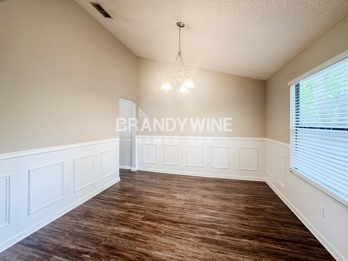 Building Photo - 3847 English Colony Dr N