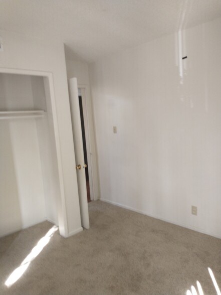 second bedroom - 1857 W Malvern Ave