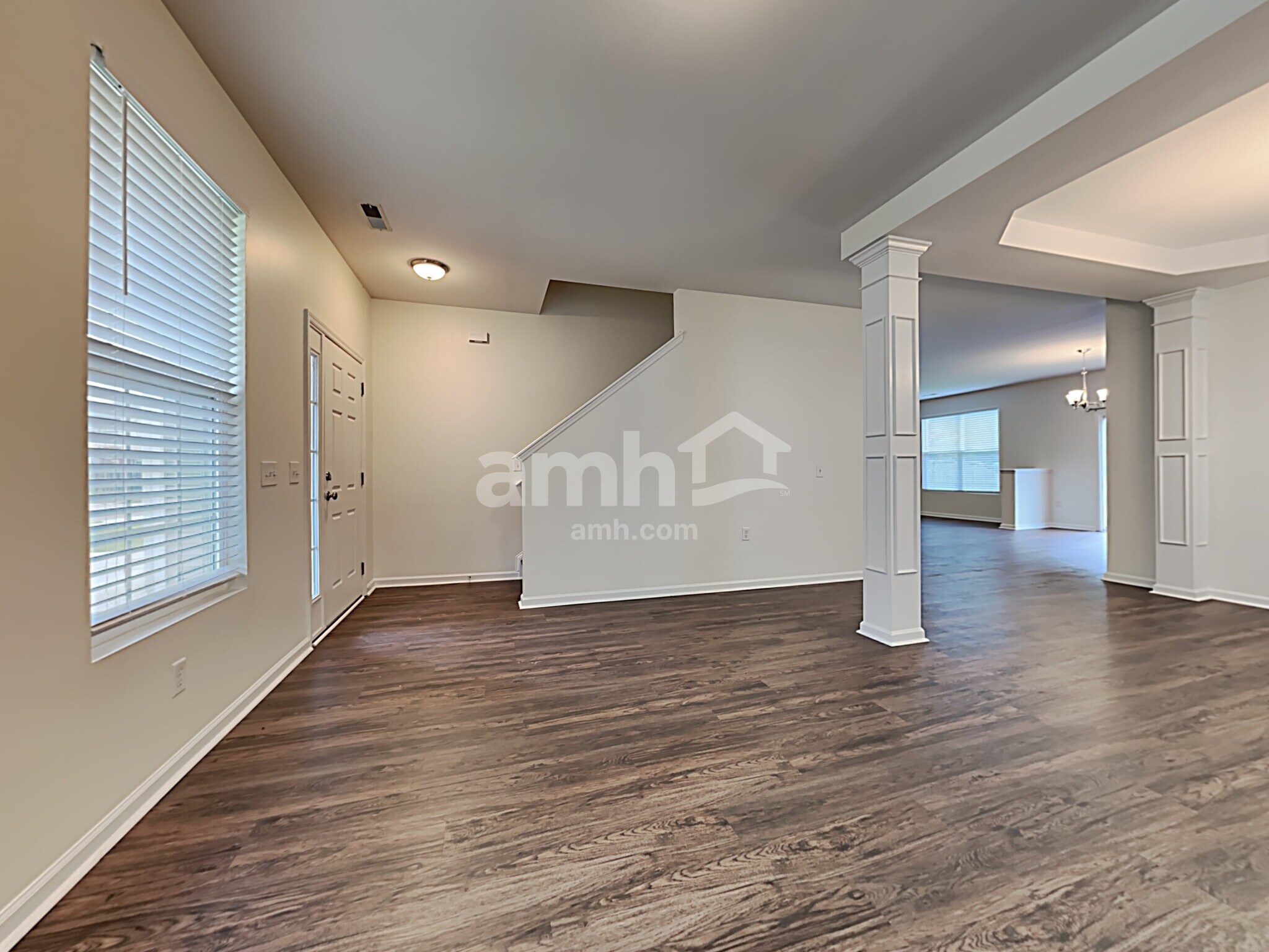 Building Photo - 106 Vango Dr