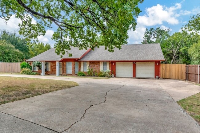 Primary Photo - 2423 Pleasant Cir N