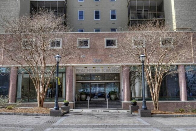 Building Photo - 300 W Peachtree St NW
