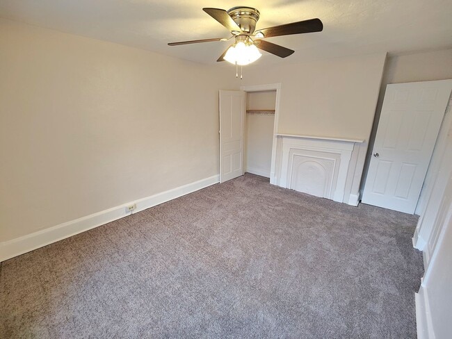 Building Photo - 2423 Wrights Wy