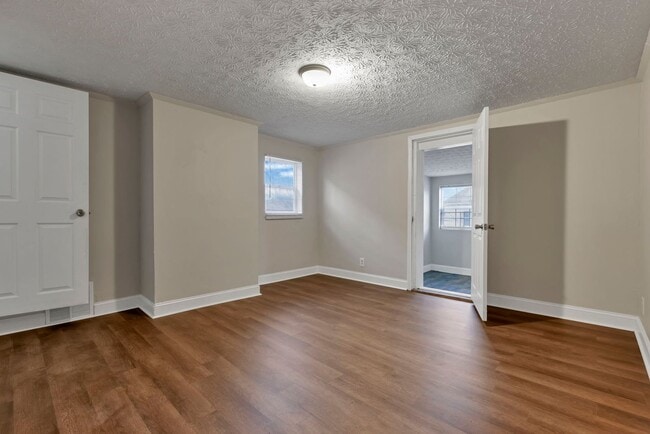 Building Photo - 280 1/2-85-82 S Wheatland Ave