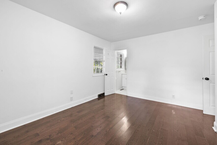 Bedroom 1 - 1319 Legend Rd