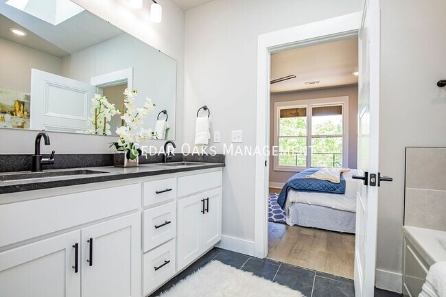 Building Photo - 116 E Mountain St