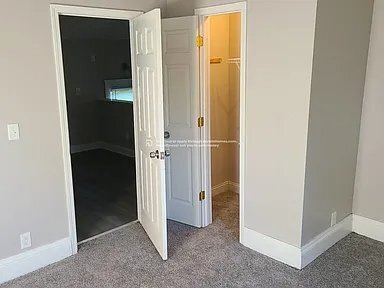 Building Photo - 532 Blaine Ave