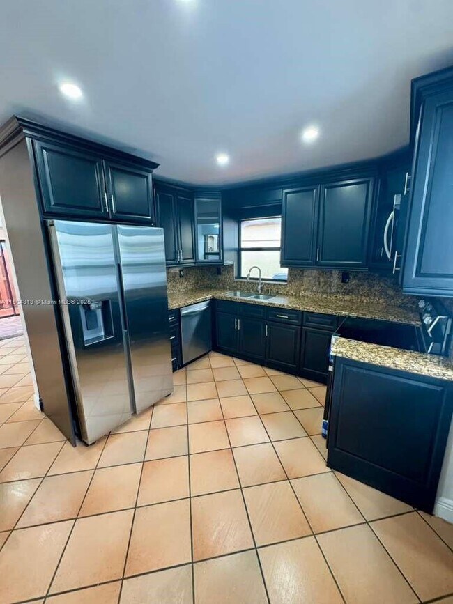 Building Photo - 440 SW 88th Ct