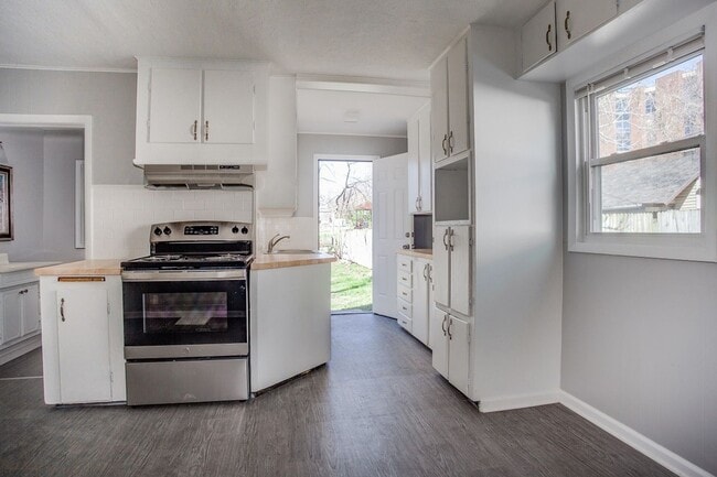 Building Photo - Freshly Updated 2-Bed Home in Independence!