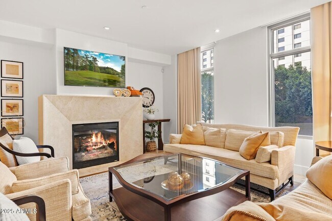 Building Photo - 2402 E Esplanade Ln