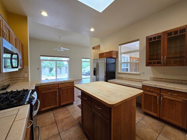Building Photo - 4167 Big Sky Rd
