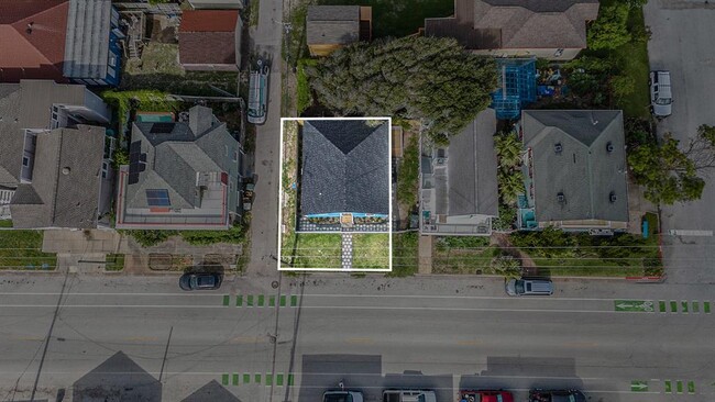 Building Photo - 1809 19th St