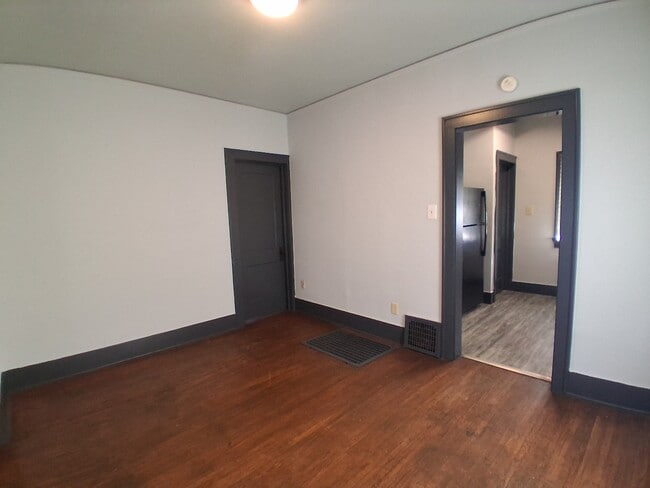 Building Photo - 9 State St N