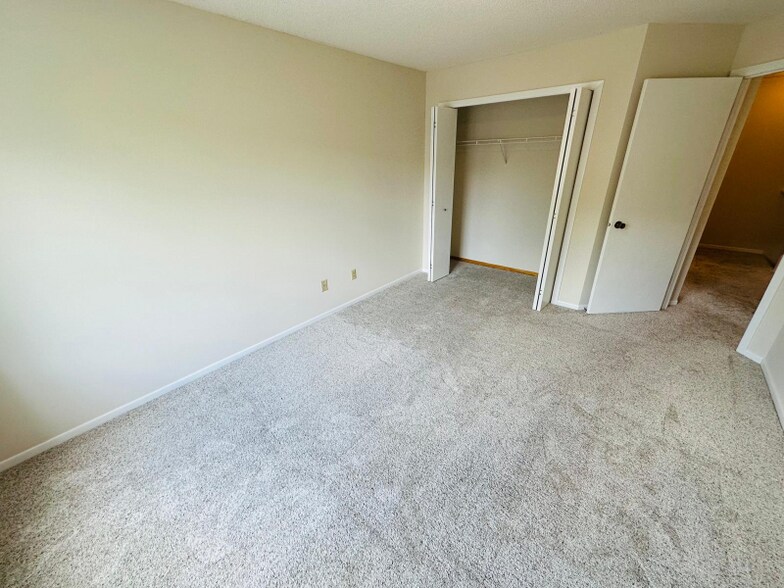 Building Photo - 15313 Greenhaven Ln