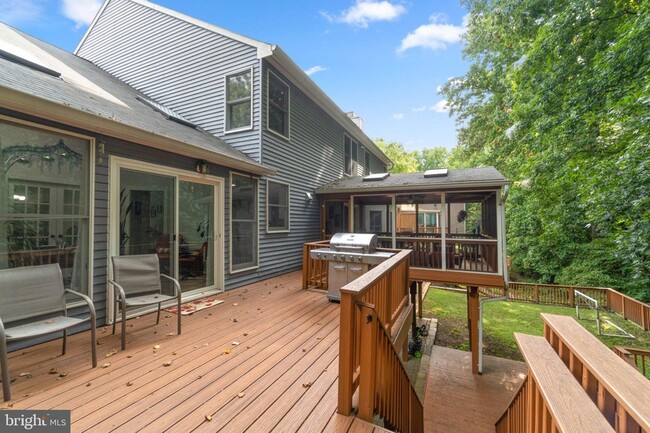 Building Photo - 6874 Caravan Ct