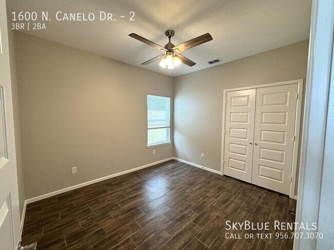Building Photo - 1600 Canelo Dr