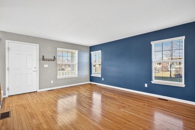 Building Photo - Amazing 3 bedroom home