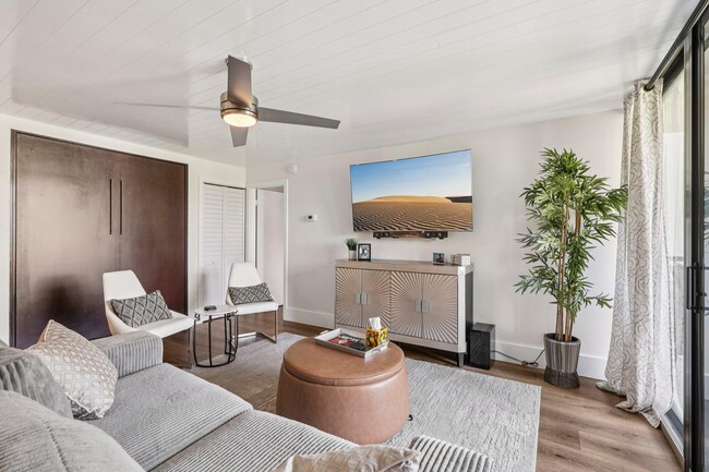 Building Photo - 1301 River Reach Dr