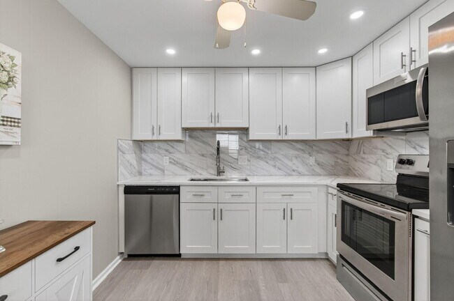 Building Photo - 4003 Wolverton E