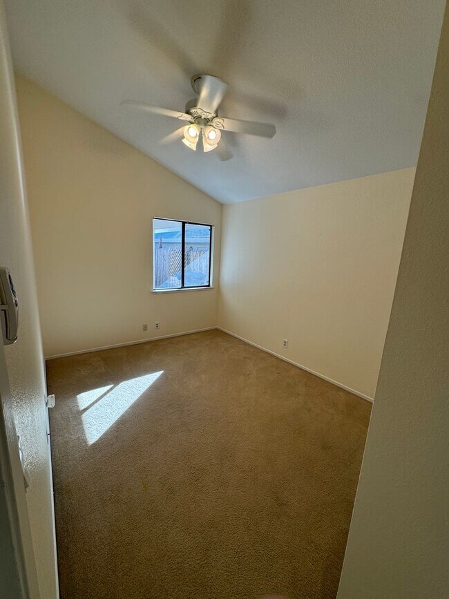 Building Photo - 1310 Puebla Way