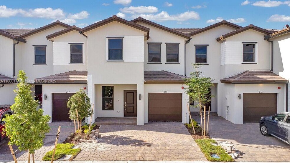 Primary Photo - 250 SW 159th Ln