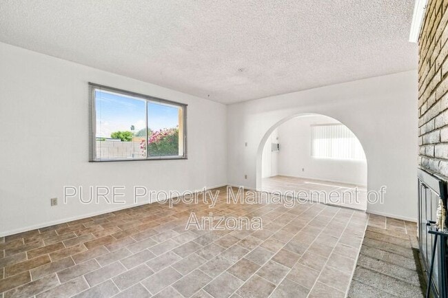 Building Photo - 2604 W Ellis Dr