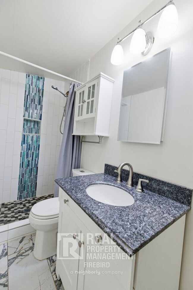 Building Photo - 1108 S Lebanon Ln