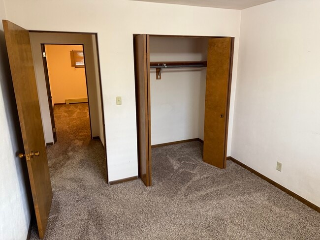 Building Photo - 302 S John St