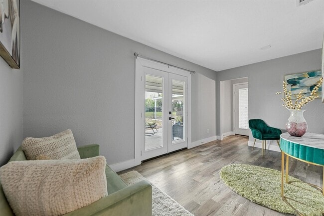 Building Photo - 303 Riva Ridge