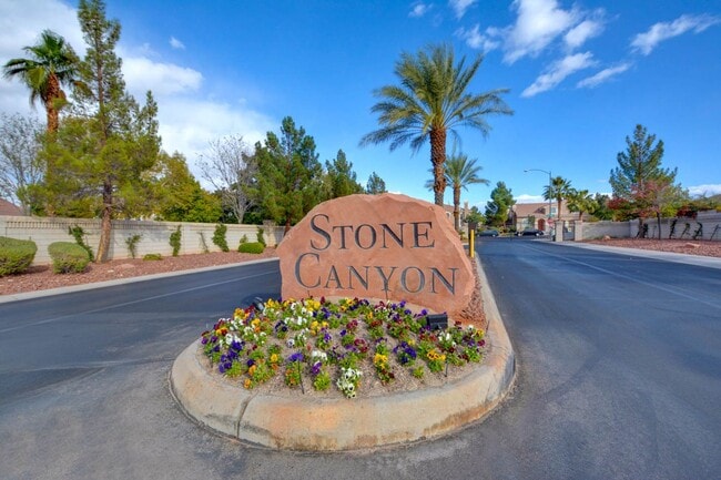 Building Photo - Renovated and Modern. This fantastic 2br in a gated community in Silverado Ranch has all the amen...